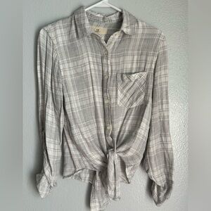 Thread&Supply White and Grey Plaid Button down top Size Small